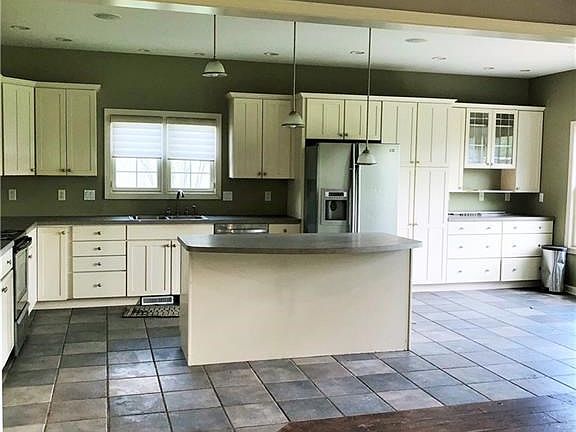 3rd image of 662 Bricker Farms Ln