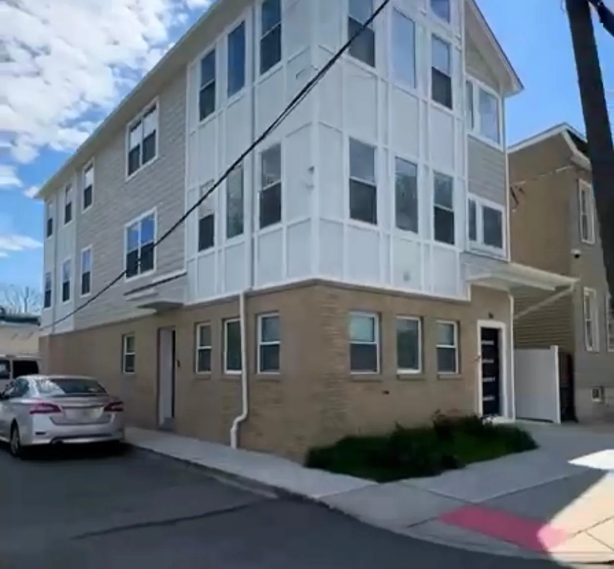 2 bed, $2,700 — Photo 1
