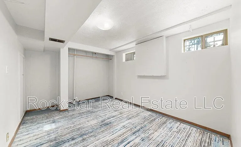 1110 E 28th Ave — Photo 18