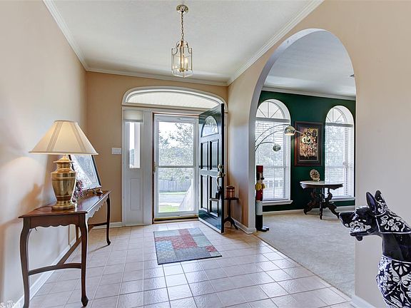 2nd image of 107 Benwood Pl