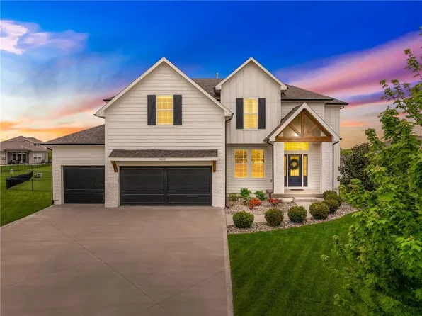16639 S Legler St, Olathe, KS 66062