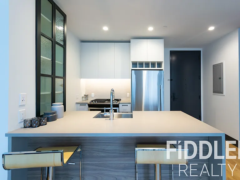 42-22 27th St #1705 — Photo 4