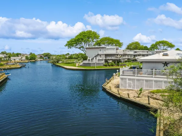 35 Library Avenue #8X, Westhampton Beach, NY 11978