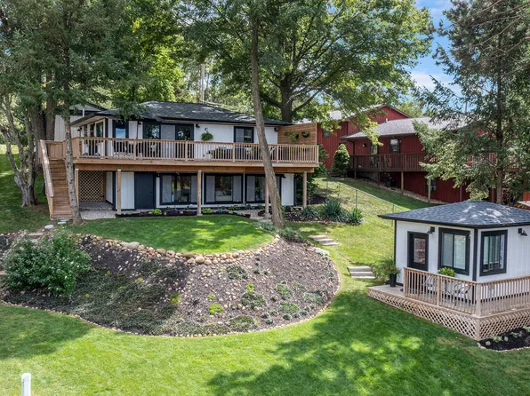 67696 Thunderbird Dr, Sturgis, MI 49091