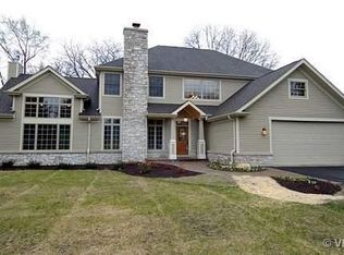 121 S Deerpath Rd, Barrington, IL 60010