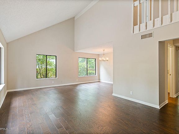 4th image of 2442 Sylvan Chase Dr