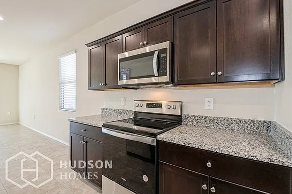 24375 W Wood St — Photo 11