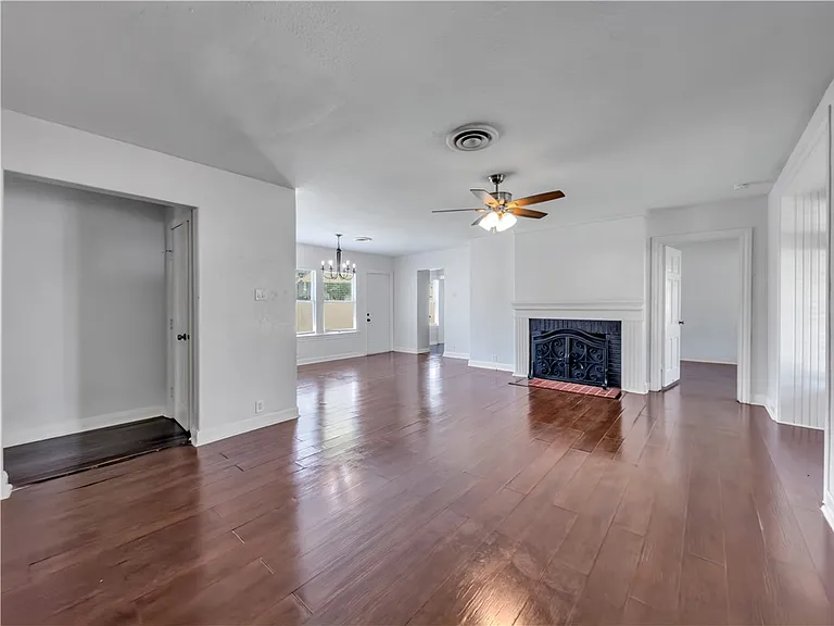 329 Foster Dr — Photo 4