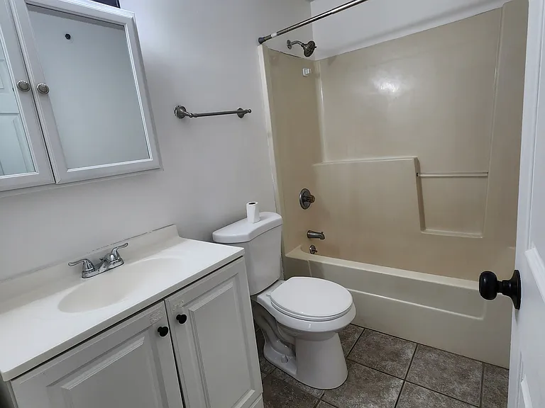 7-8 Irene St #4 — Photo 5