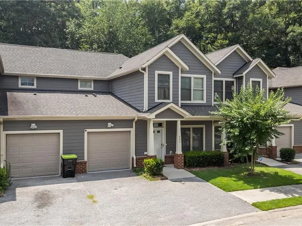 200 Seasons Cir Unit 602, Suffolk, VA 23434