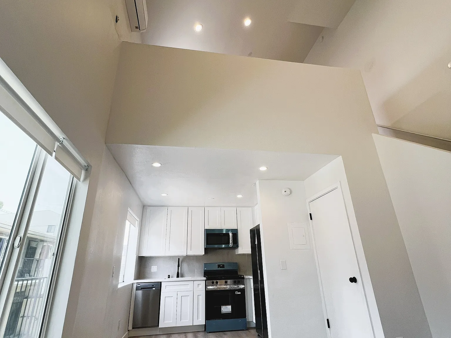 1 bed, $2,026 — Photo 2