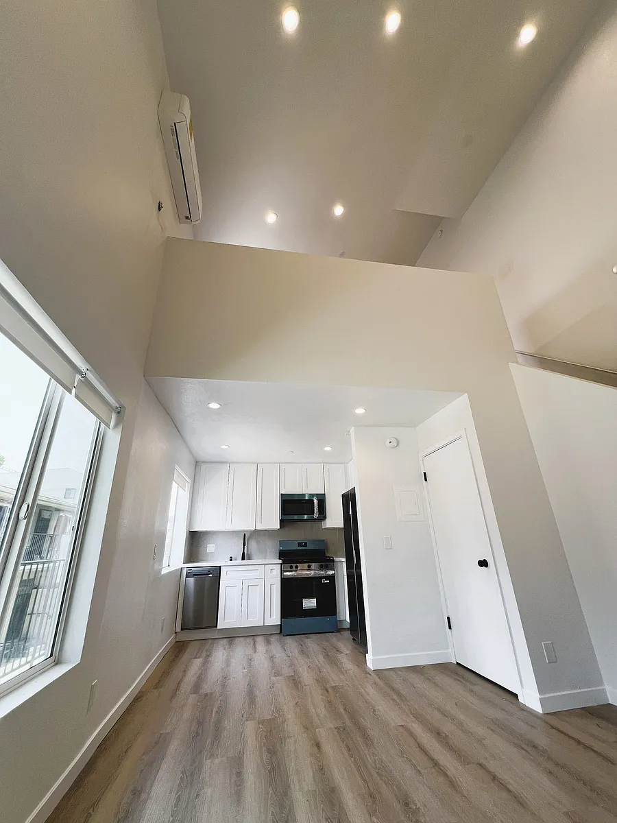 Building Photo - 5533 Bonner Ave #7