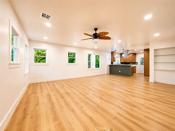 4th image of 3095 George St