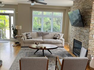 729 University Rd, Cleveland, OH 44113