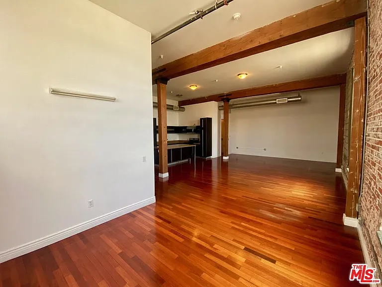 652 Mateo St #201 — Photo 6