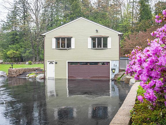 4th image of 108 Maple Manor Road