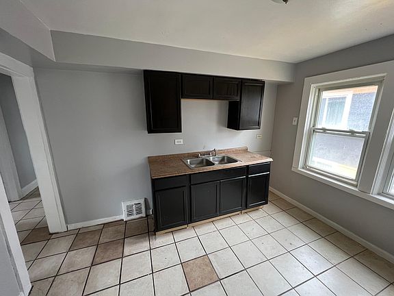 5th image of 3409 E 142nd St #1