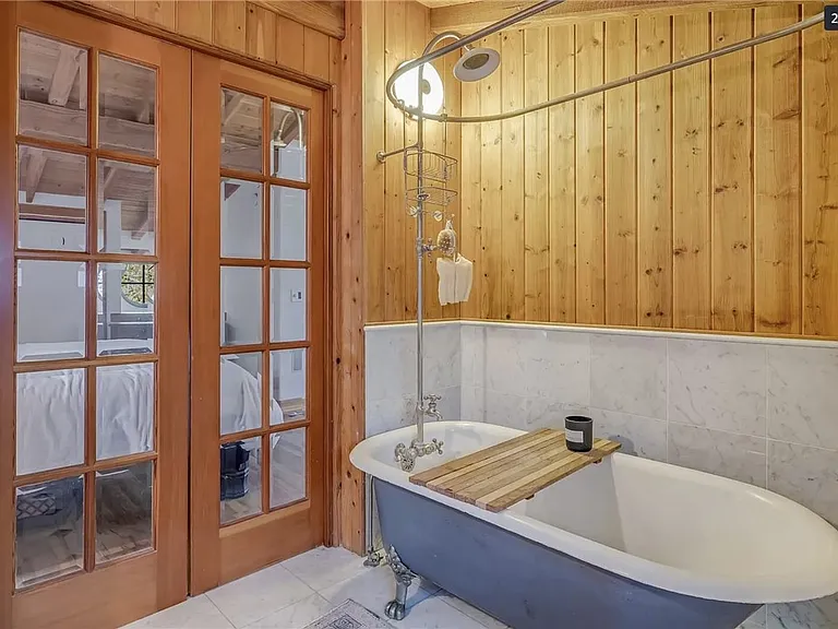 1225 Roosevelt Ln — Photo 24