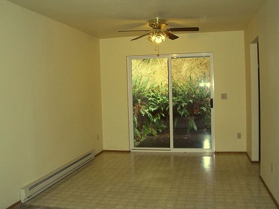 Dining area opens to living rm