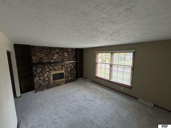 5th image of 7547 Washington St