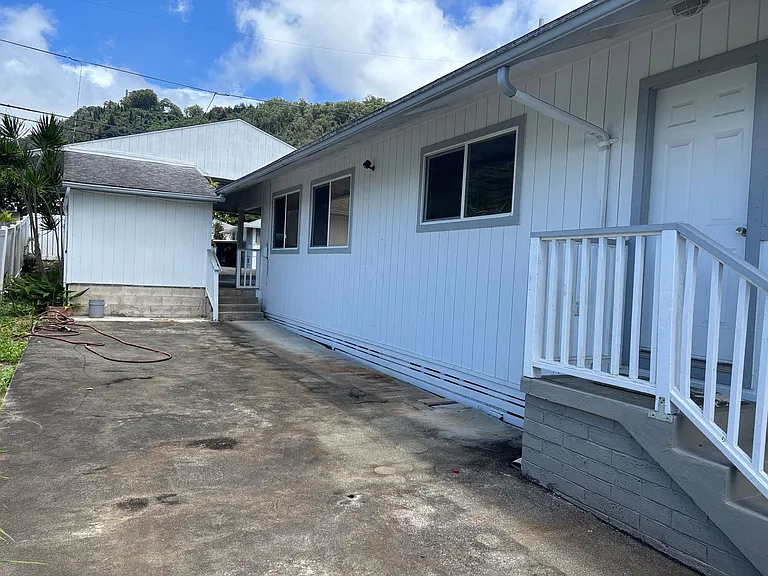 317 Kapulei St — Photo 18