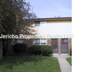 1061 S Yarrow St, Lakewood, CO 80226