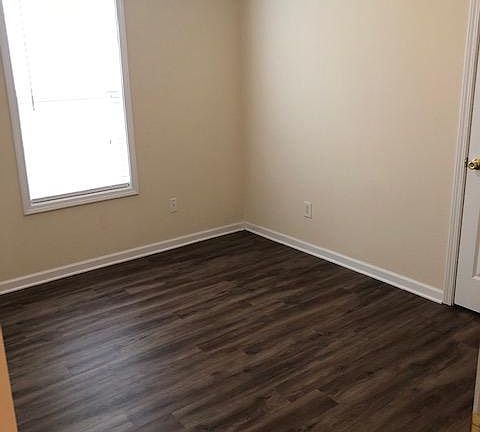 4th image of 3013 Kansas City Dr