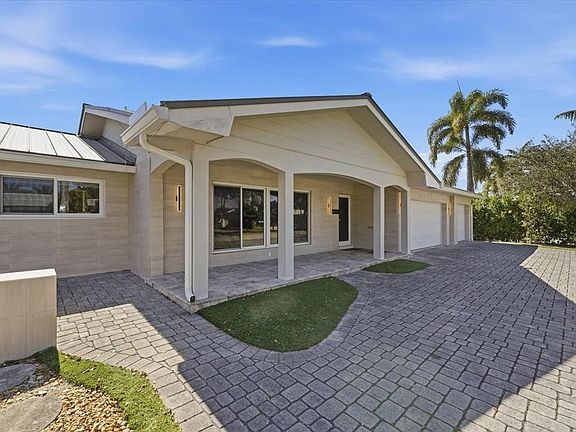 5th image of 2830 NE 55th Street
