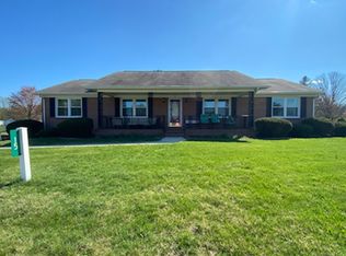 15 Wilson Rd, Lyndhurst, VA 22952