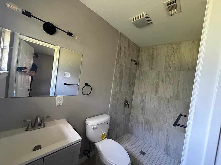 3901 Hiland Dr — Photo 5