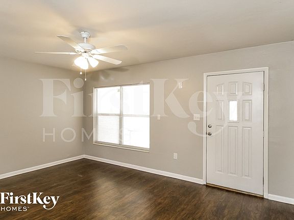 3rd image of 700 Sharon Cir