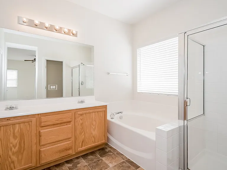4924 White Jade St — Photo 10