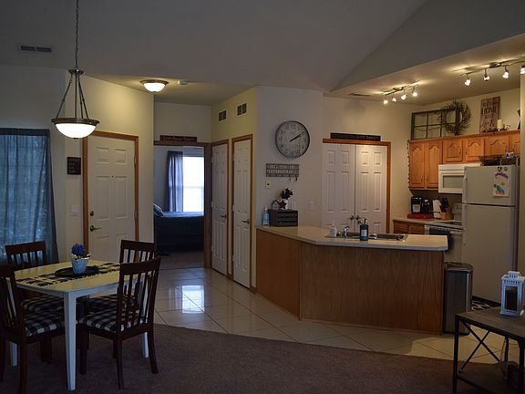 3rd image of 3901 Crowwood Dr #4002-M-202
