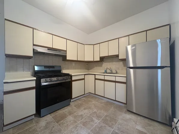 24 Somme St, Newark, NJ 07105