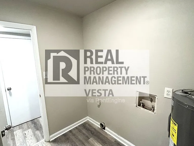 Riverbend Apartments — Photo 42