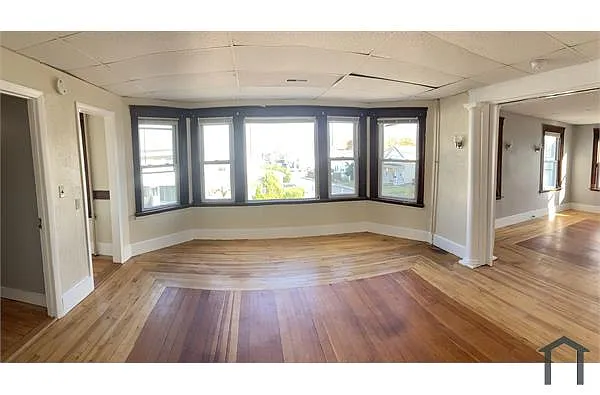 Building Photo - 3 Negus St #2R