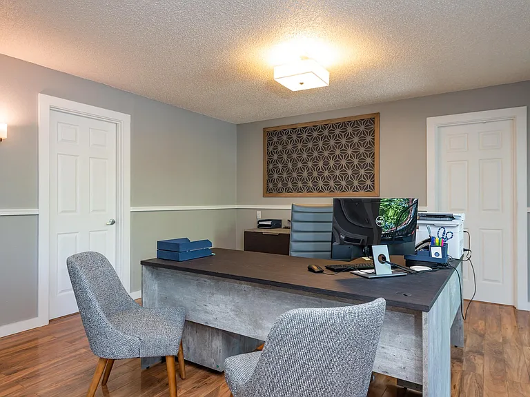Raleigh Scholls | Leasing Office