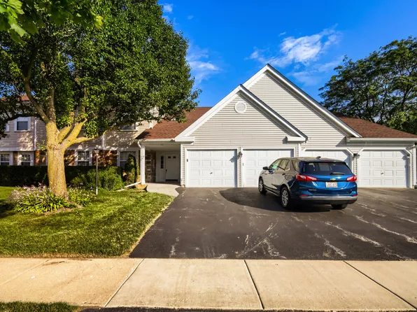 75 Larch Ct #Z1, Schaumburg, IL 60193