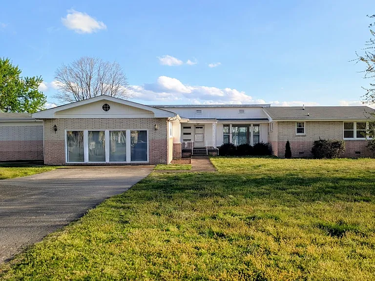 413 Private Dr — Photo 1