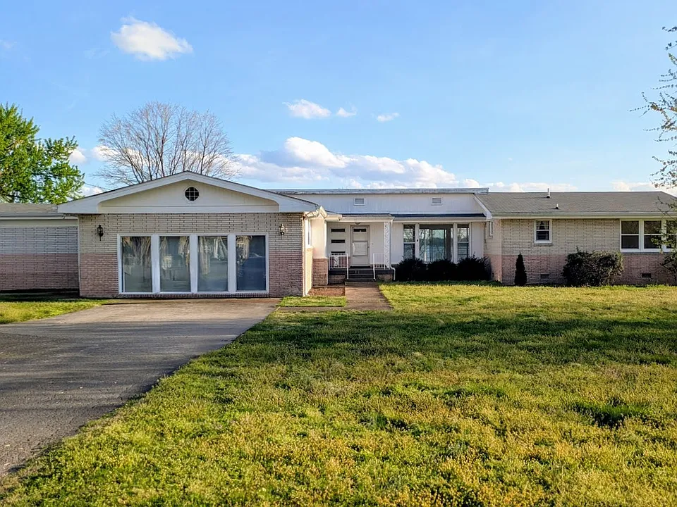 413 Private Dr