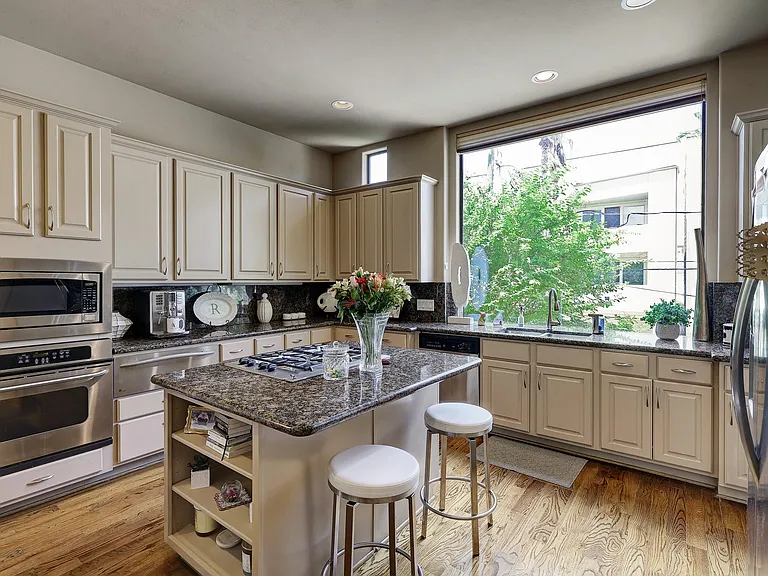 5217 Lillian St — Photo 14