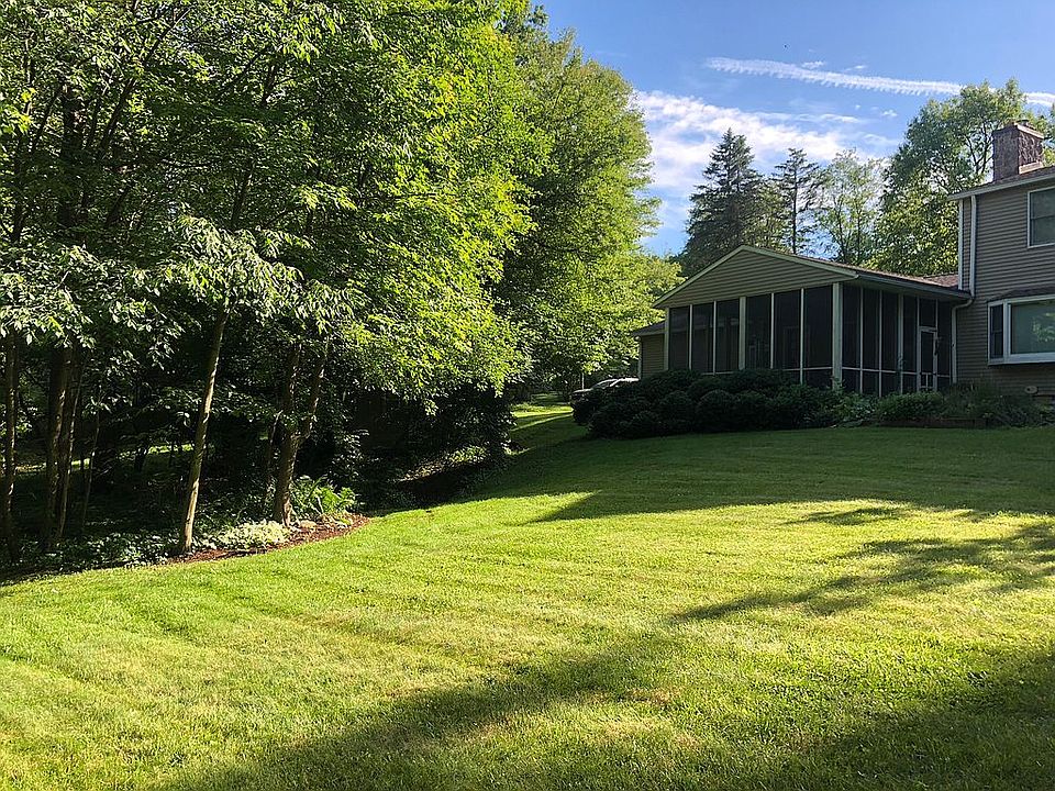 2nd image of 751 Timberline Dr