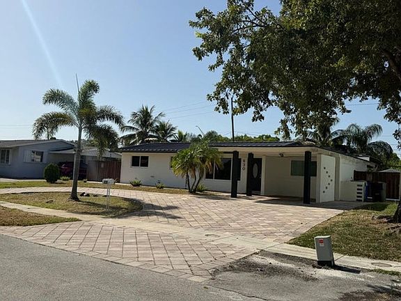 5th image of 630 NE 23rd Ct