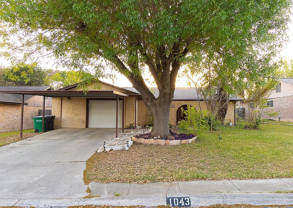 1st image of 1043 Ericson St