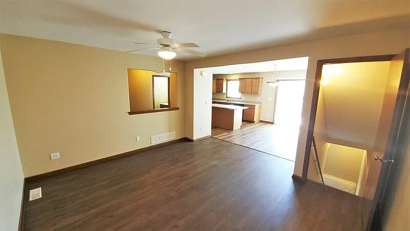 Building Photo - 2908 Riviera St SW #D