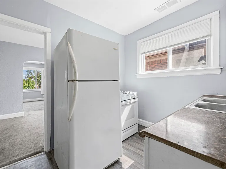 3825 Waverly St #2 — Photo 8