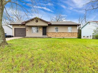 1128 Columbus Cir, Warrenton, MO 63383