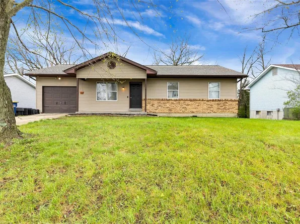 1128 Columbus Cir, Warrenton, MO 63383