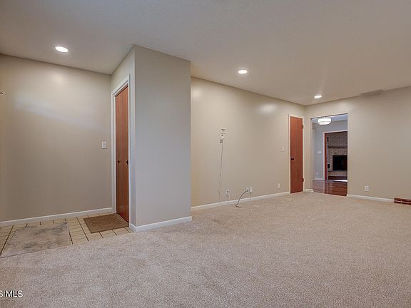4th image of 2629 Greenacre Dr