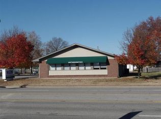 700 E Deyoung St, Marion, IL 62959